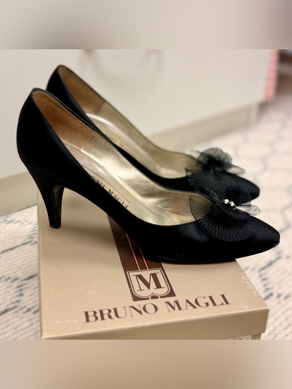 BRUNO MAGLI Vintage 90โs Rare Quiet Luxury Coquette Black Satin Bow Pumps - 7